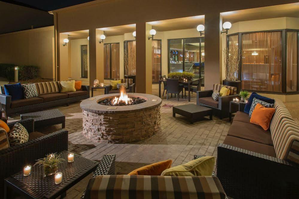 Courtyard By Marriott Atlanta Windy Hill/Ballpark Smyrna Exterior foto